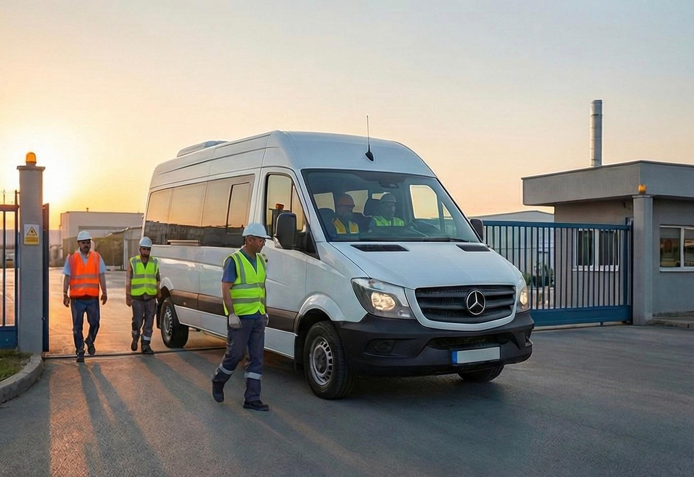 Fabrika ve ofis çalışanları için konforlu personel servisi